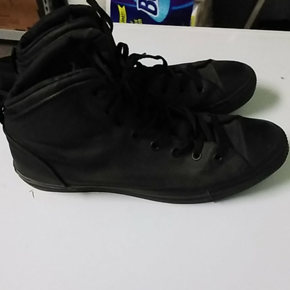 Converse - Picture 2 of 4